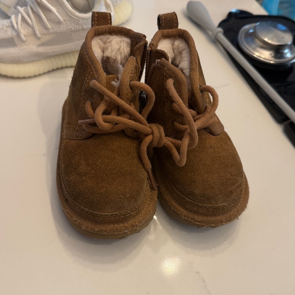 UGG Neumel II Boots size 6